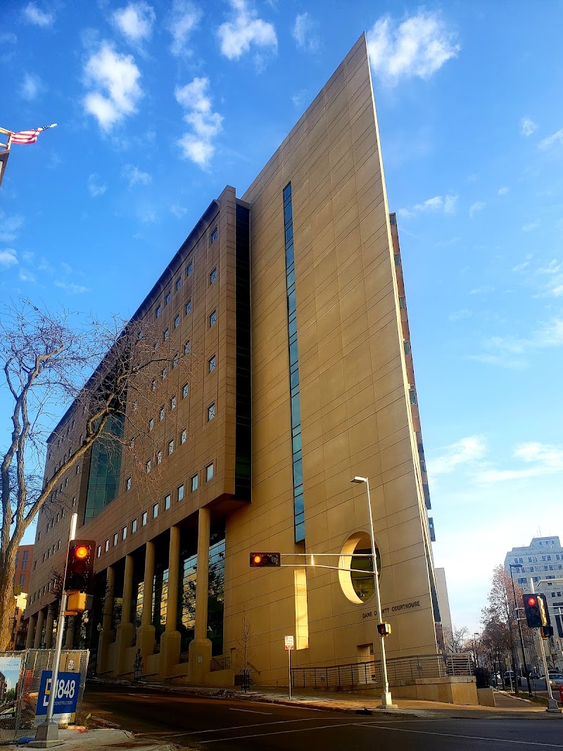 County Courthouse 215 South Hamilton Street
